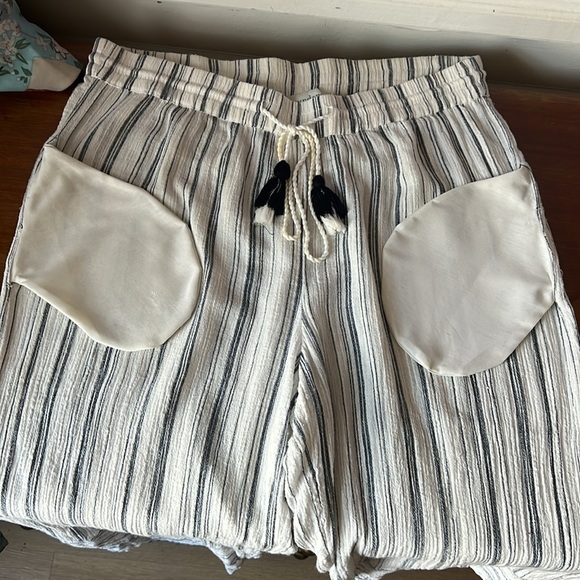 Sundance Breezy White and Navy Blue Striped Pants - Picture 10 of 10